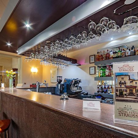 Hotel Fenix Еленя-Гура Экстерьер фото