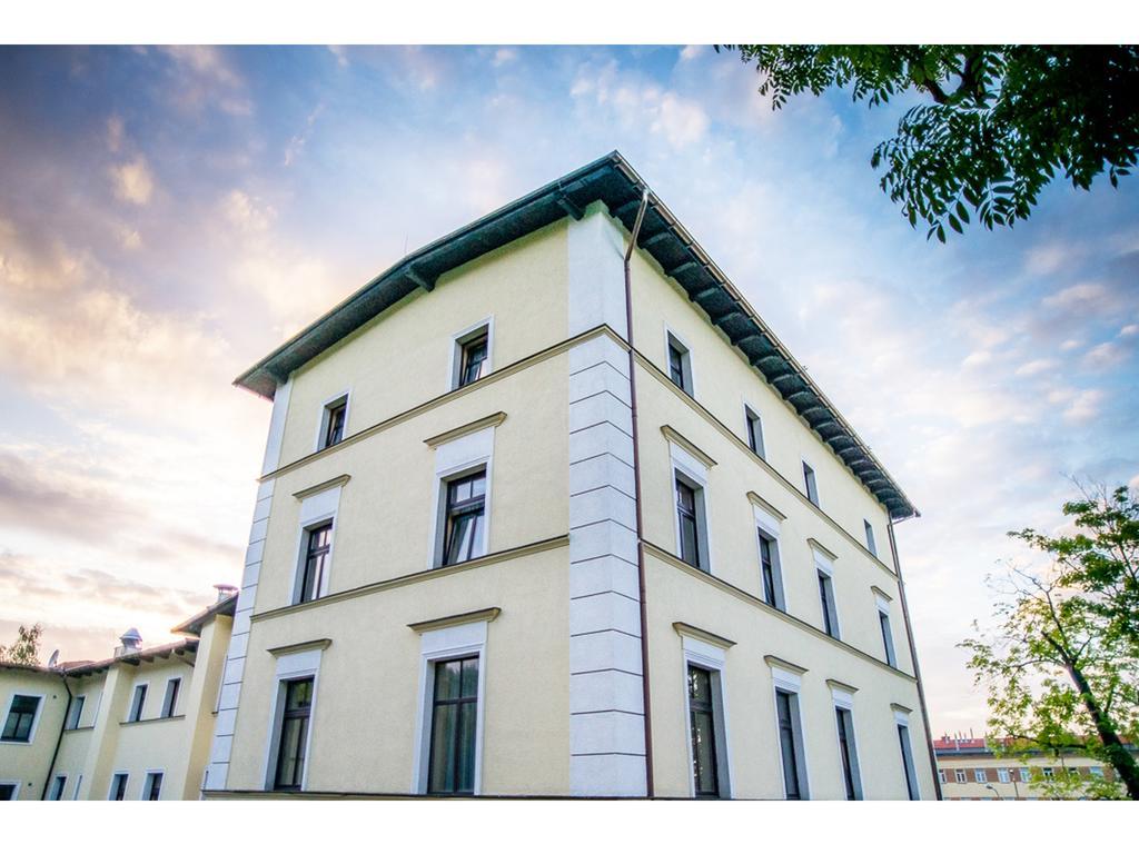 Hotel Fenix Еленя-Гура Экстерьер фото